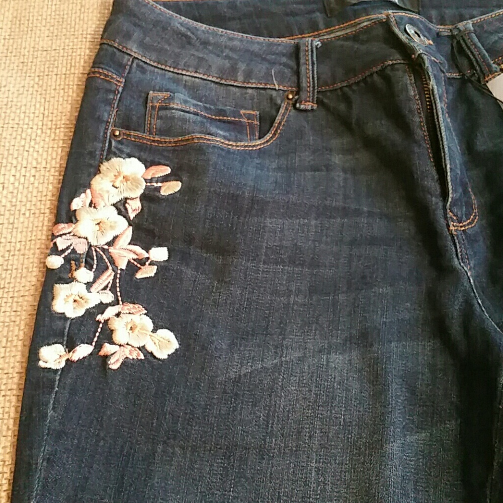 Stitch Star Jeans - Picture 4 of 7